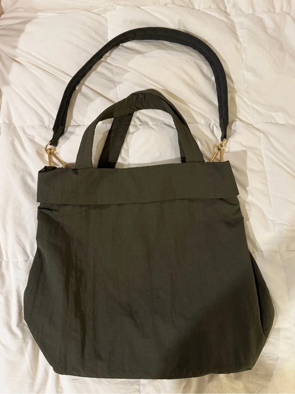 lululemon on my level 20l Dark Olive tote gold hardware